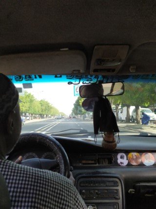 Les incontournables taxis jaune de Dakar