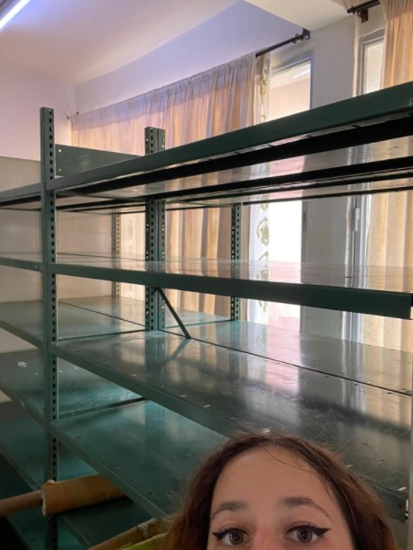 Charlotte et les deux nouvelles armoires