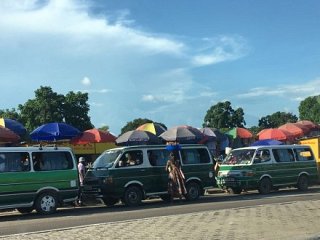 marché total et taxi-bus