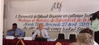 Dr Adawa Hassan Ali Ganta, Directeur du Centre de Recherche Universitaire de Djibouti (à gauche) et Jean François Breton, Attaché Culturel Français, Institut Français Arthur Rimbaud