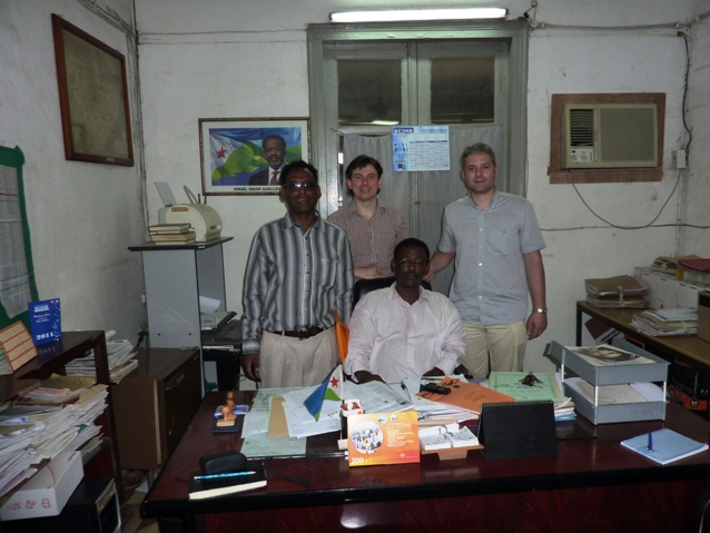 Adawa Hassan ALi, Laurent Ducol, Vincent Bouat et Hassan Mohammed Khamil (assis)